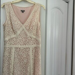 Ann Taylor lined Lace dress. Ecru/pink lined. Size 8